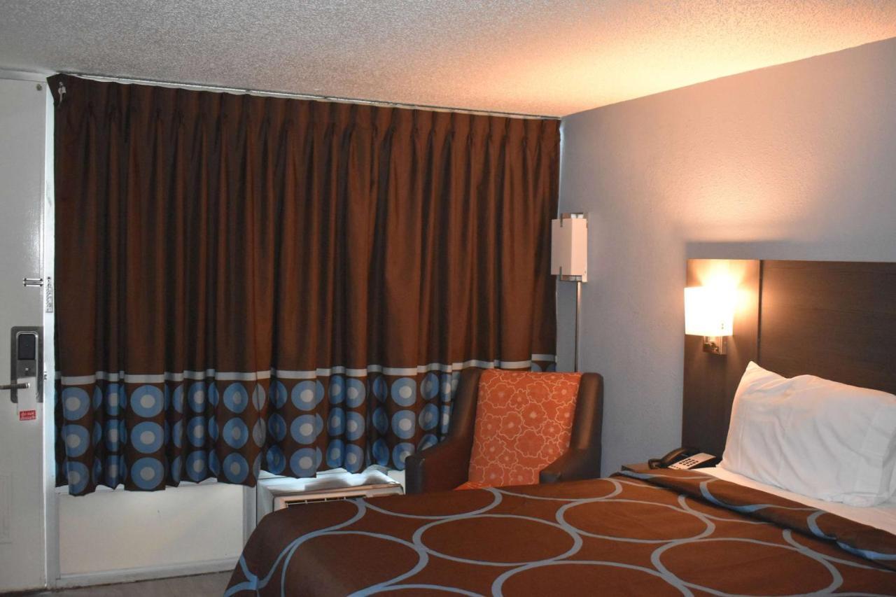 Super 8 By Wyndham Riverside Al エクステリア 写真