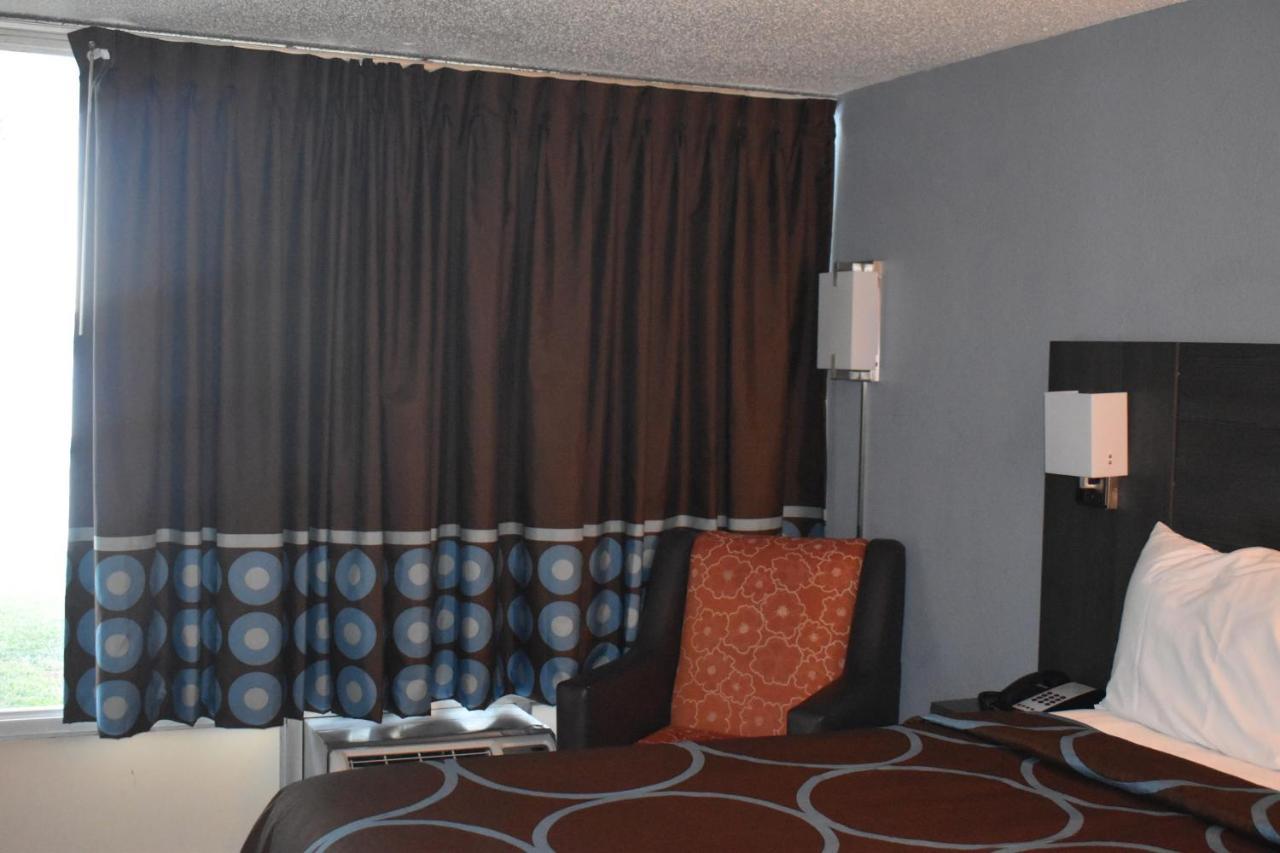 Super 8 By Wyndham Riverside Al エクステリア 写真