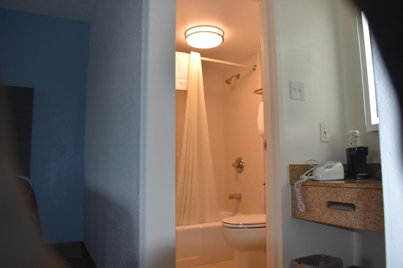 Super 8 By Wyndham Riverside Al エクステリア 写真
