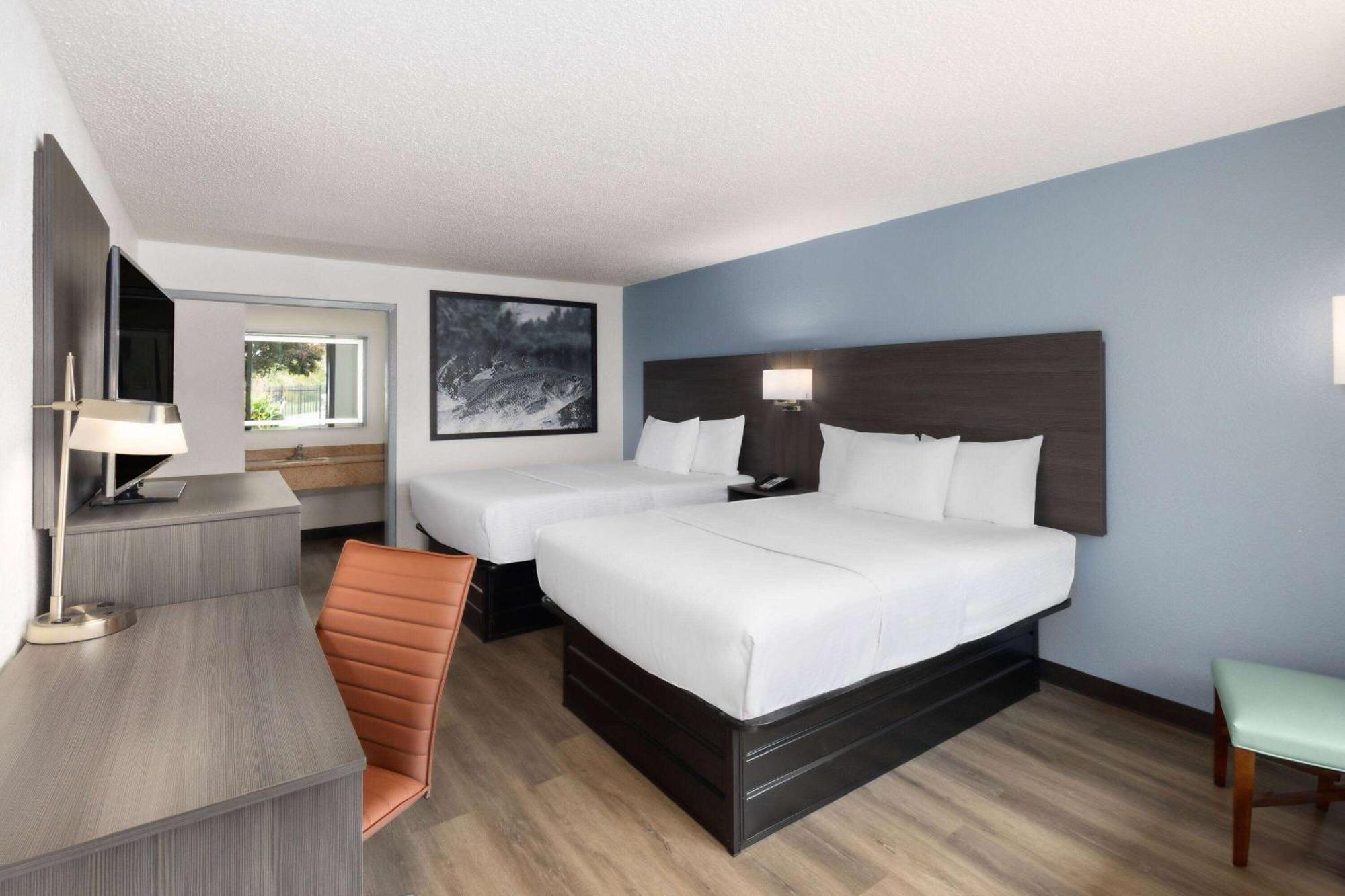 Super 8 By Wyndham Riverside Al エクステリア 写真