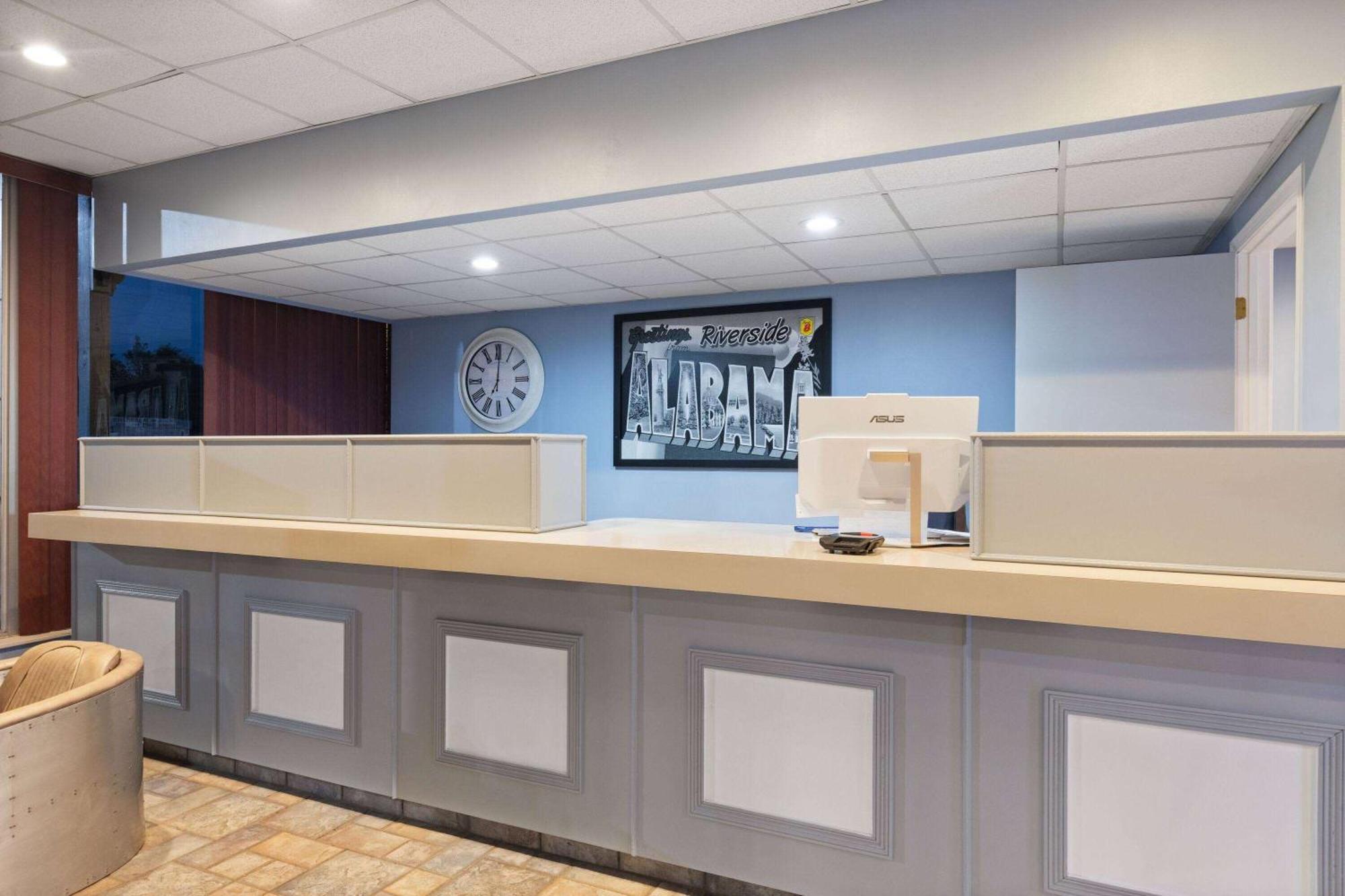 Super 8 By Wyndham Riverside Al エクステリア 写真