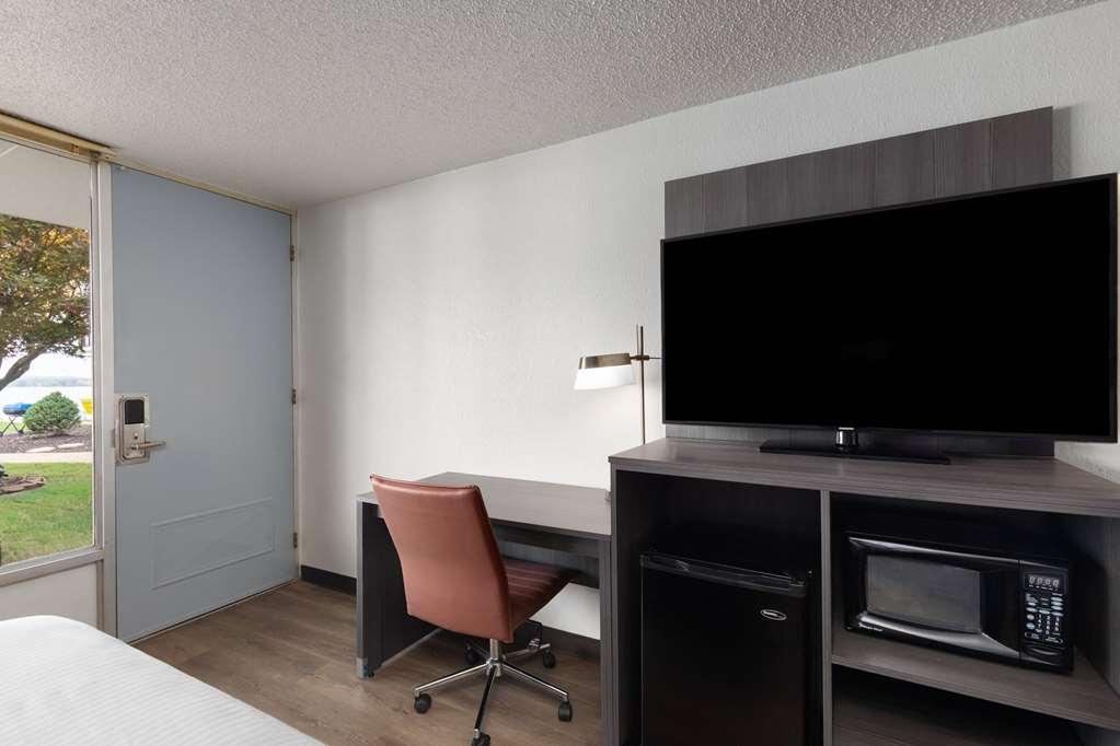 Super 8 By Wyndham Riverside Al 部屋 写真
