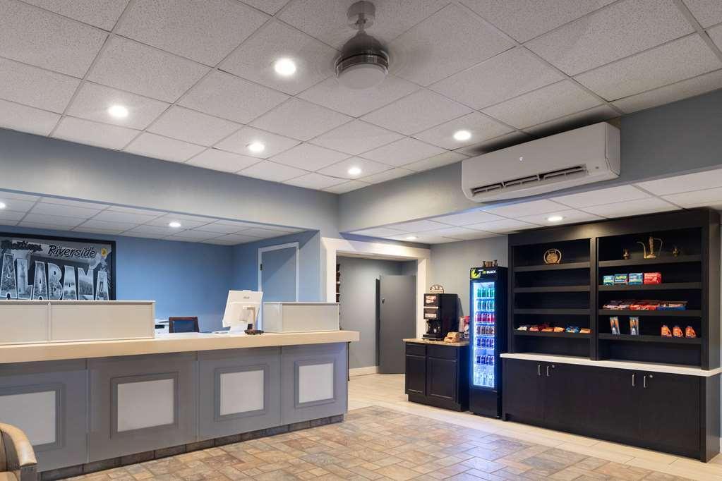 Super 8 By Wyndham Riverside Al インテリア 写真